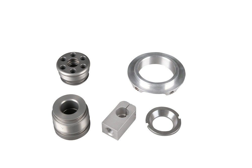 Komponen stainless steel kelas atas yang dibuat melalui penggilingan CNC untuk casing jam tangan mewah.